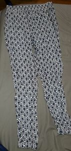 2 sweatpants and a pair of jeans in this bundle